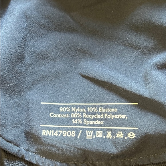 Outdoor Voices Navy Cropped Pants - Picture 5 of 5